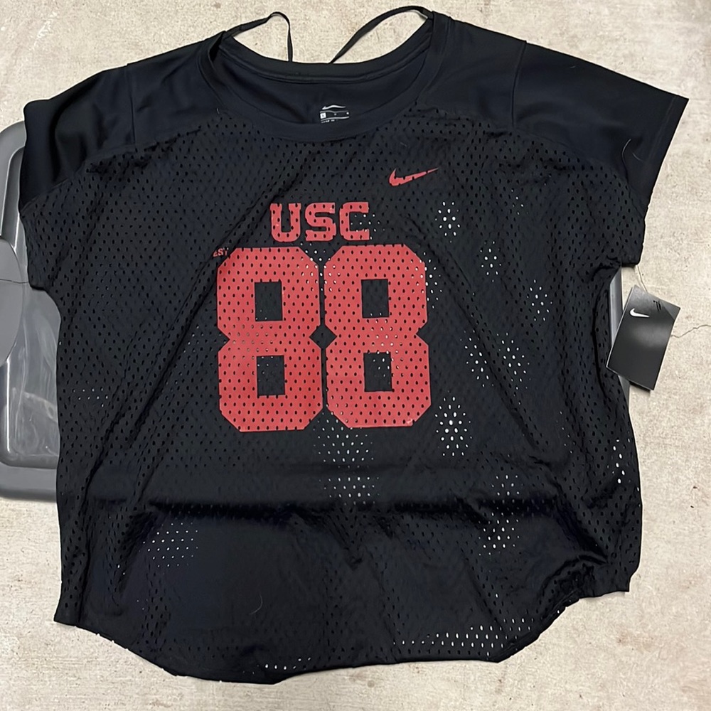 Woman’s USC jersey top
